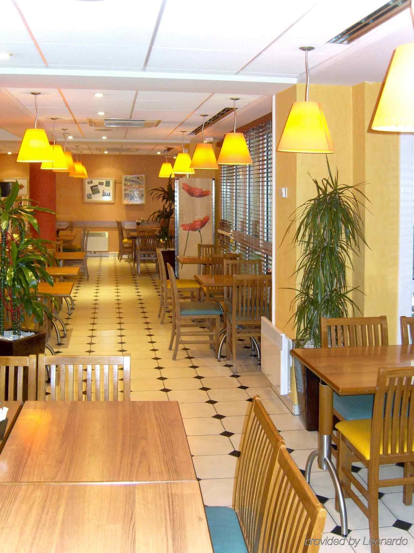 Ibis Chateau De 3*
