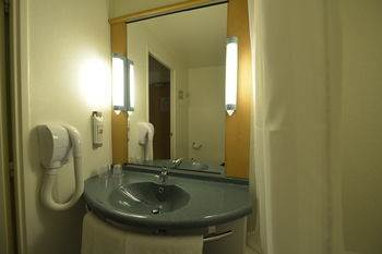 Ibis Chateau De Hotel 3*