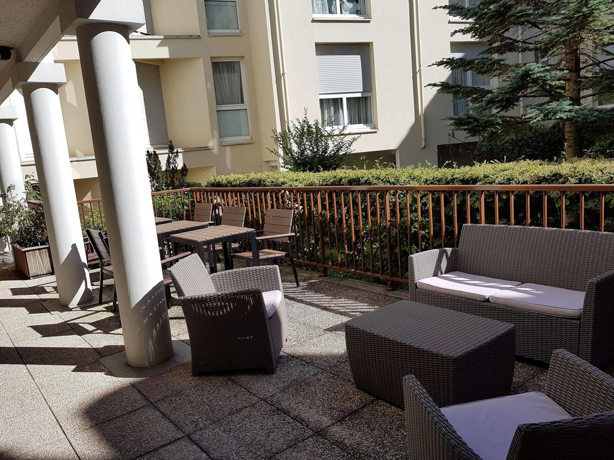 Ibis Chateau De 3*